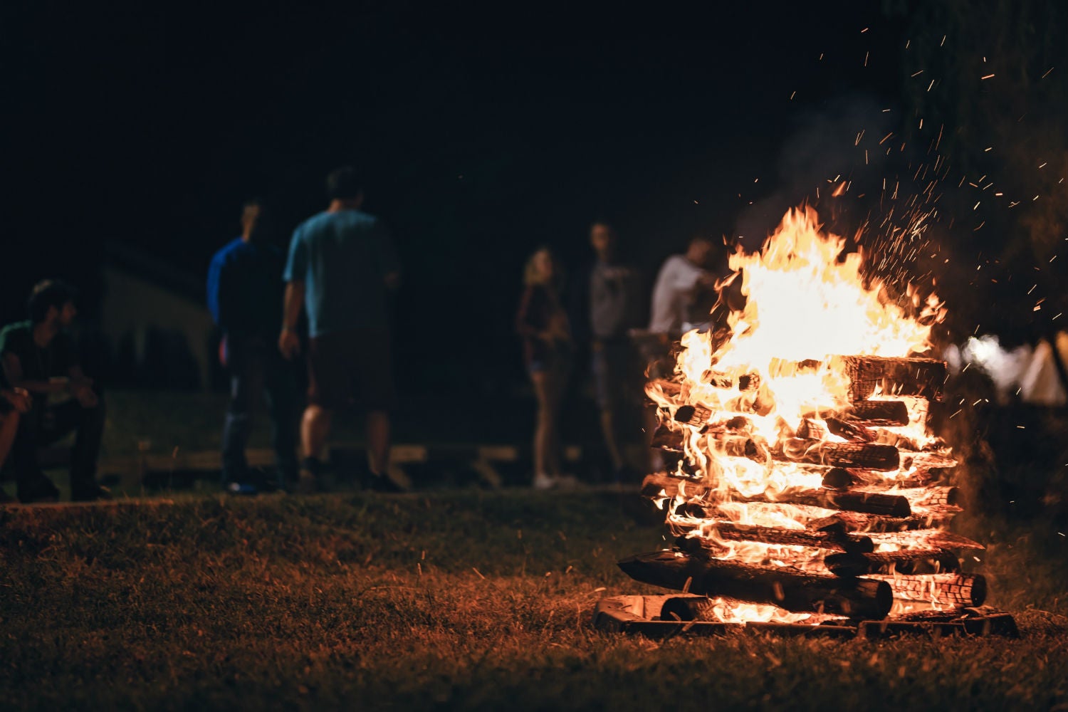 The Campfire Guide: How to Make a Fire Perfectly, Every Single Time.