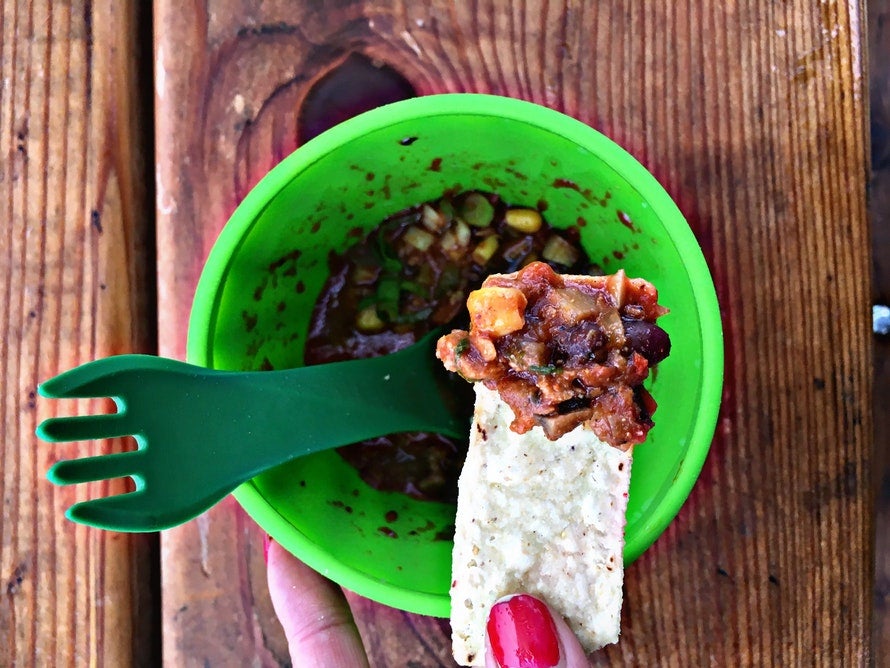 camping recipe: chili with chips