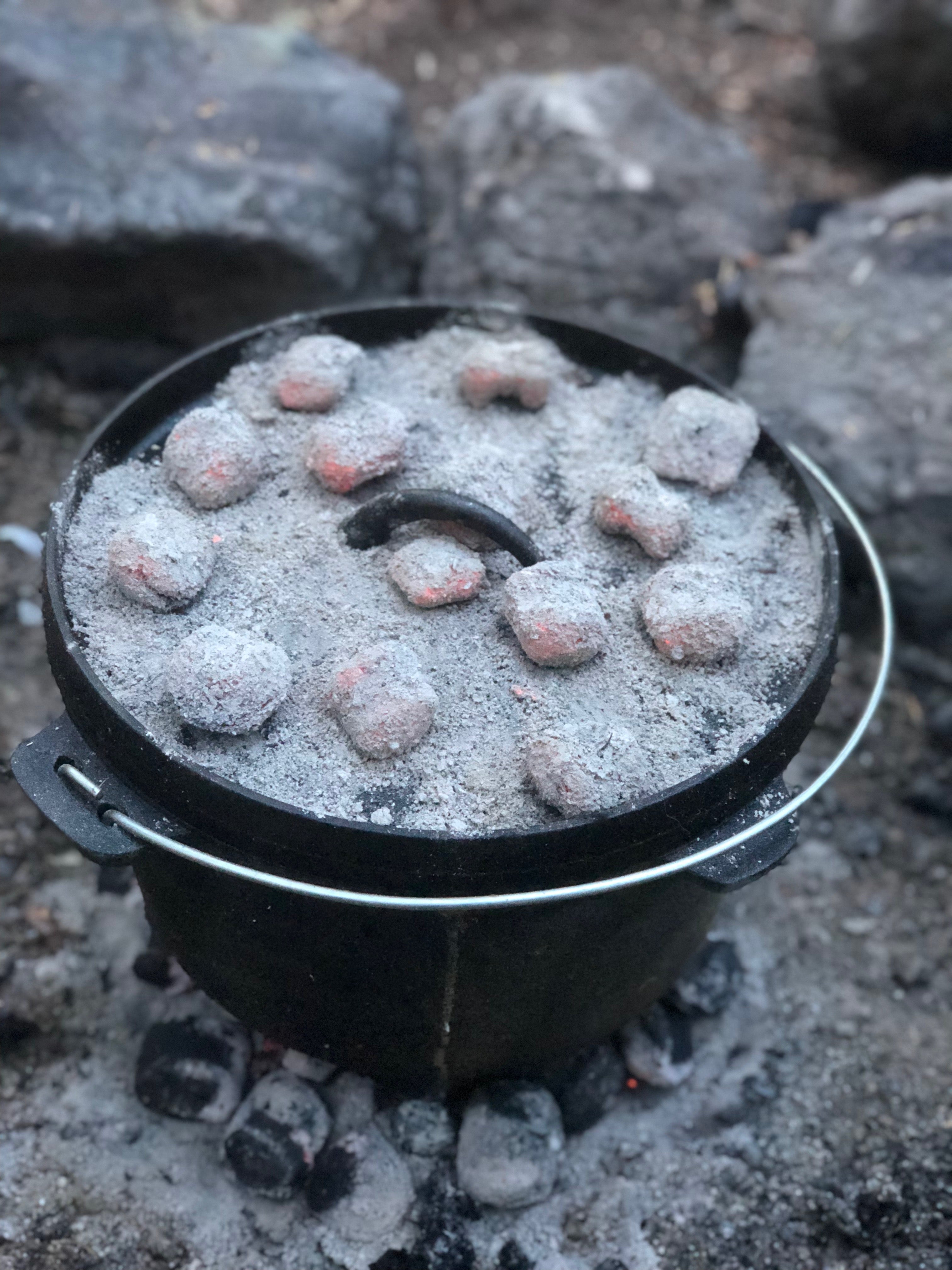 Dutch Oven Cinnamon Rolls Recipe