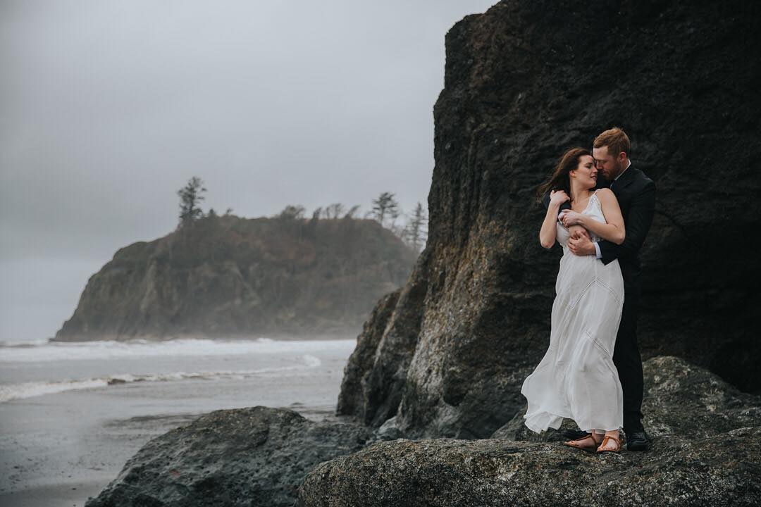 backcountry wedding photographer on the oregon coast