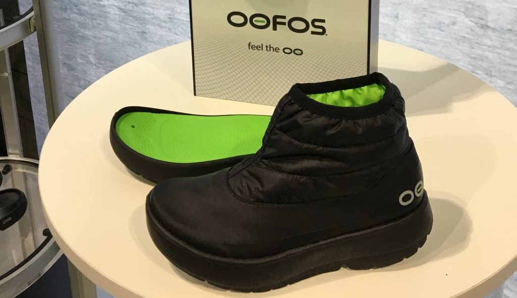 oofos lightweight winter boots