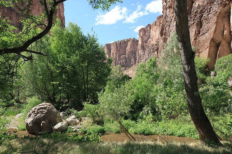 ground level view of the aravaipa canyon on the Grand Enchantment Trail