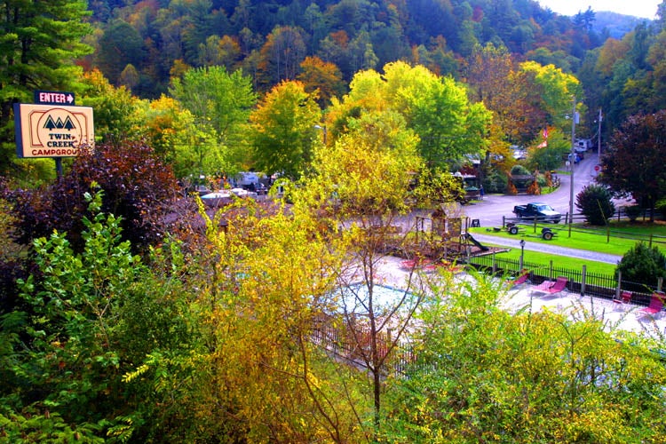 an ariel view of the twin creek rv resort