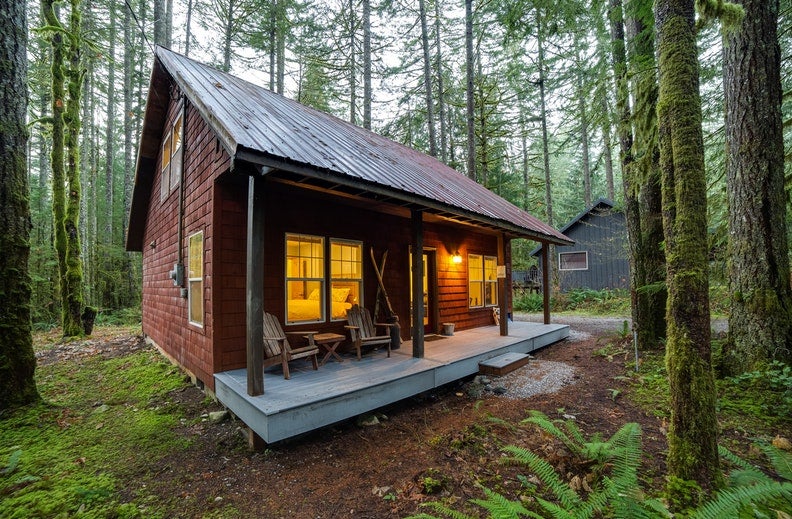 a log cabin on mount baker in Washington state