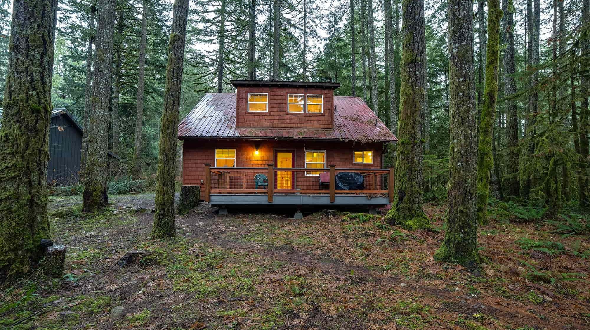 These Cozy Mt Baker Cabins Are Less Than 3 Hours From Seattle