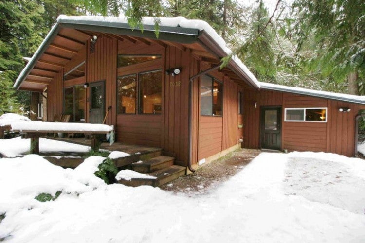 These Cozy Mt. Baker Cabins Are Less Than 3 Hours From Seattle
