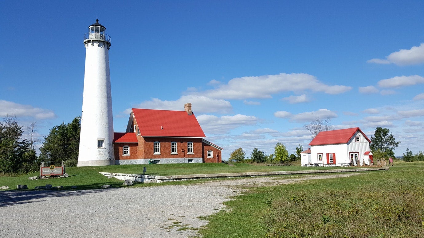 8 Lighthouses in Michigan To See While Coastal Camping