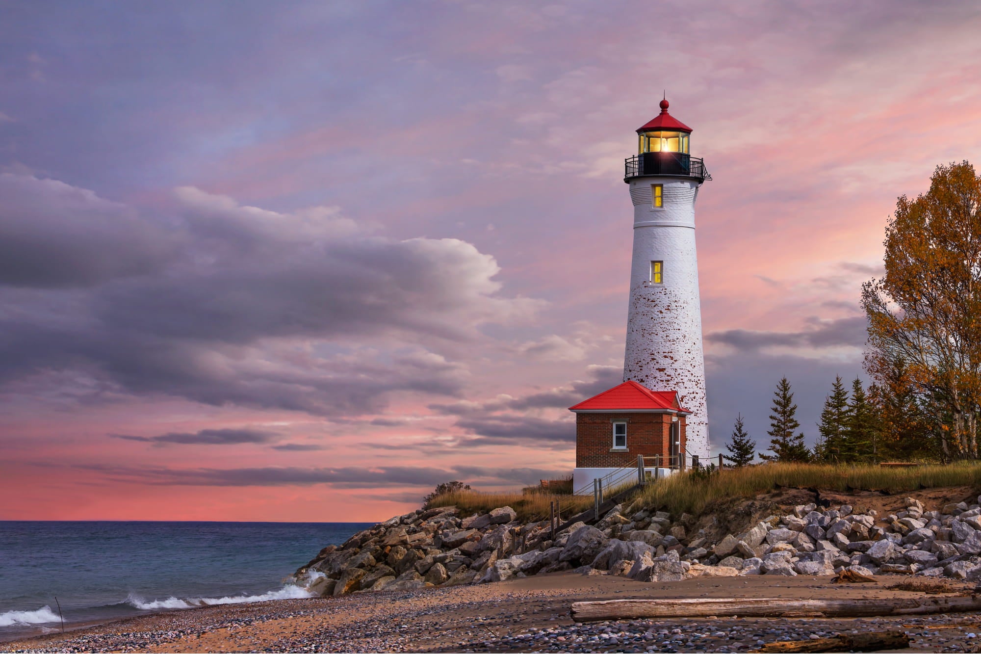 8-lighthouses-in-michigan-to-see-while-coastal-camping