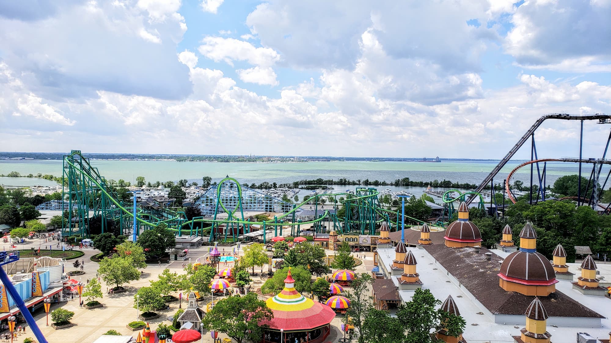 a view of cedar point amusement park