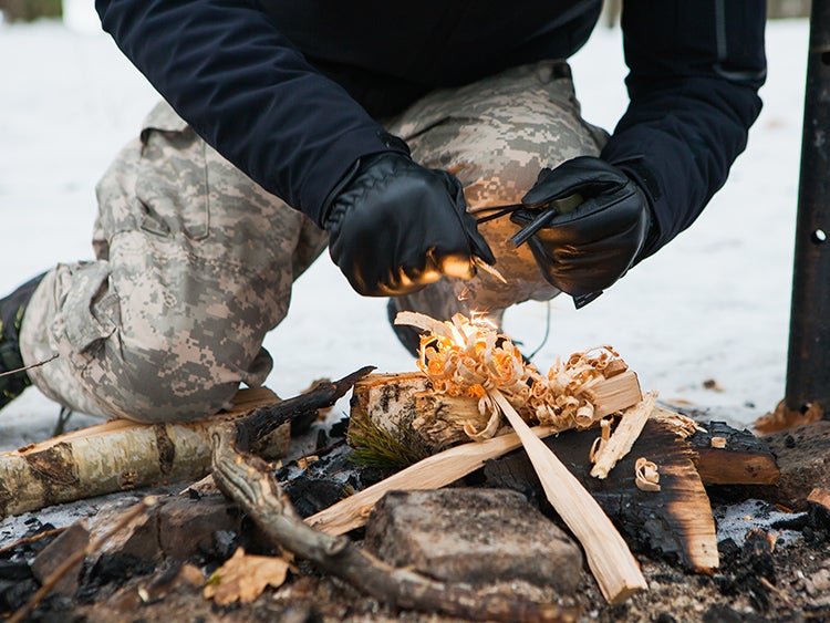 starting campfire with flint