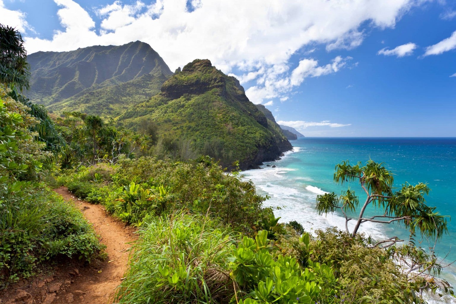 A Guide To Hiking Kauai’s Incredible Kalalau Trail