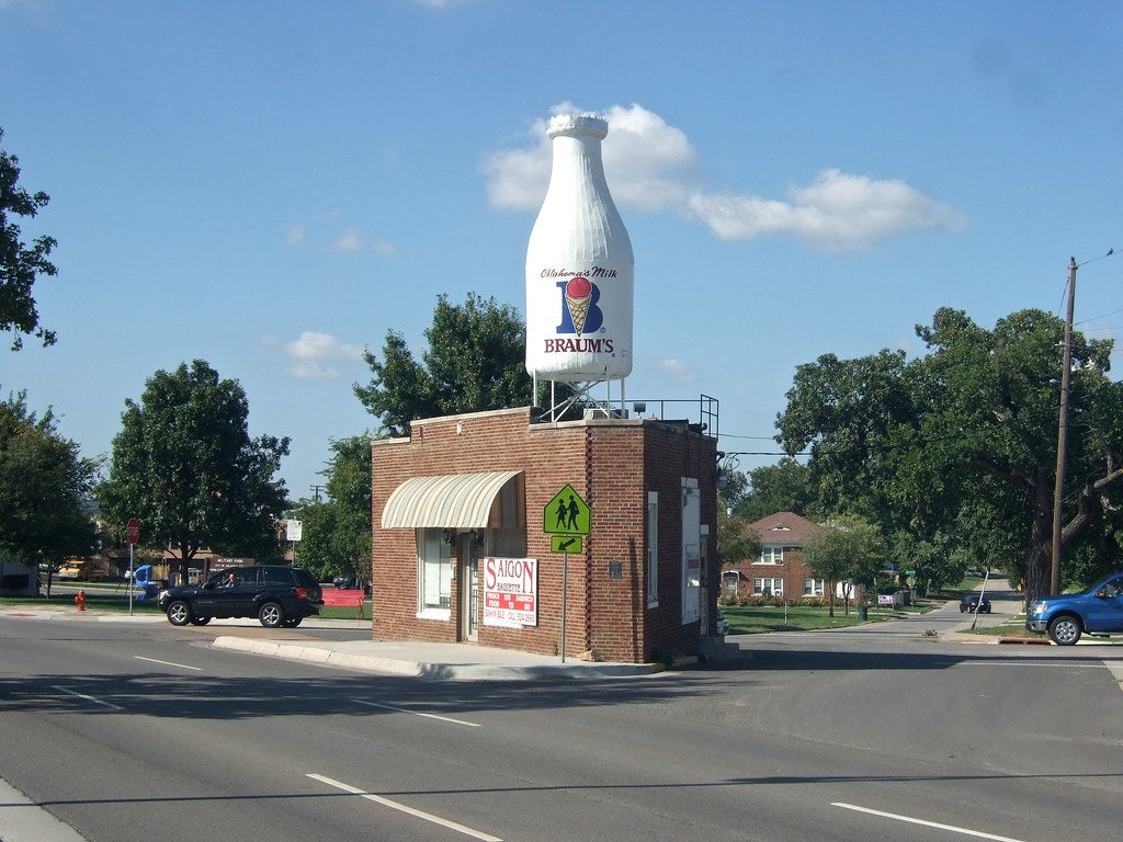milk bottle grocery on route 66