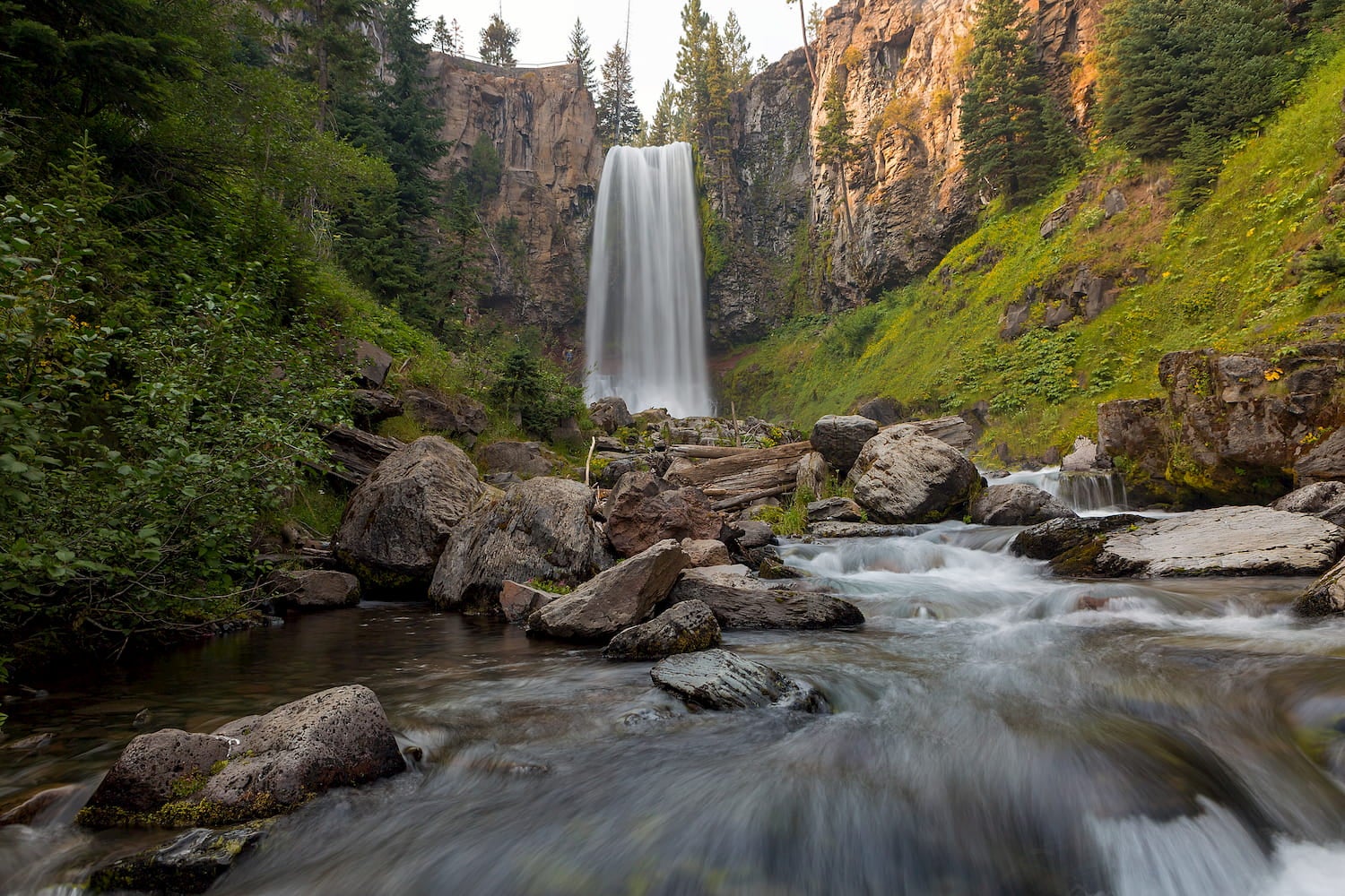 waterfall at Tumalo State Park