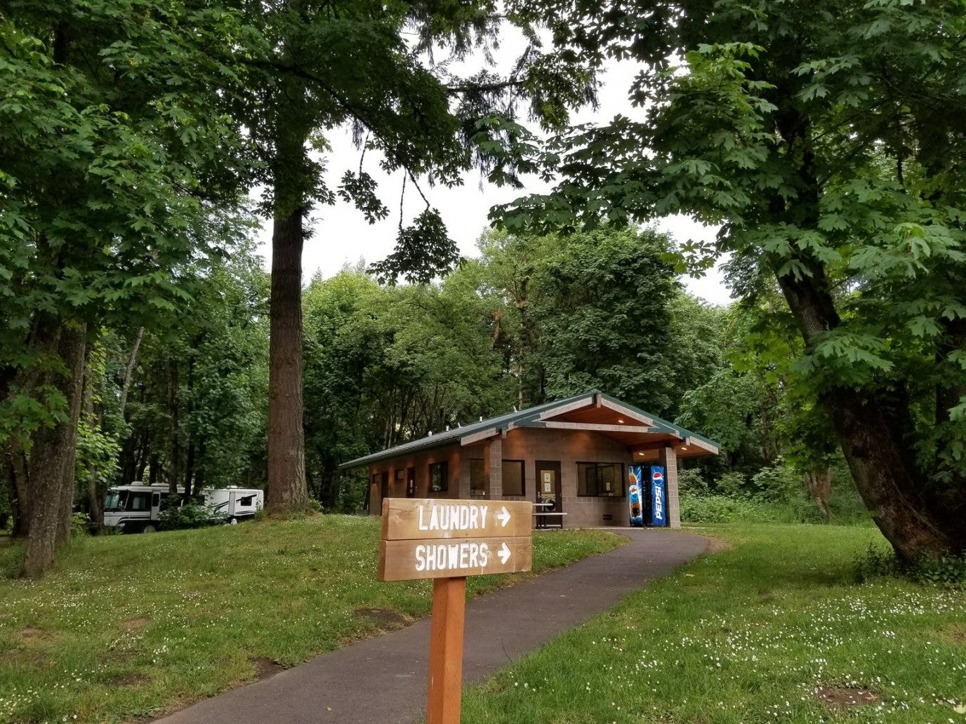 7 Great Campgrounds in Eugene, Oregon—Hiking, Ocean Access, and River