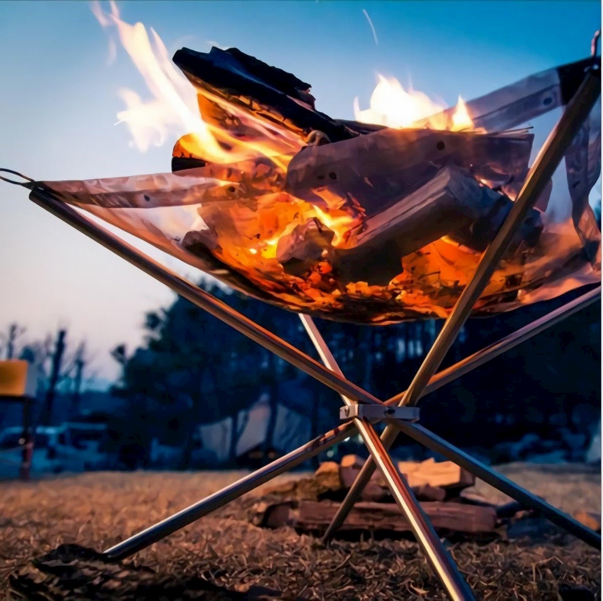 Rootless outdoors portable fire pit perfect for fall campinng.