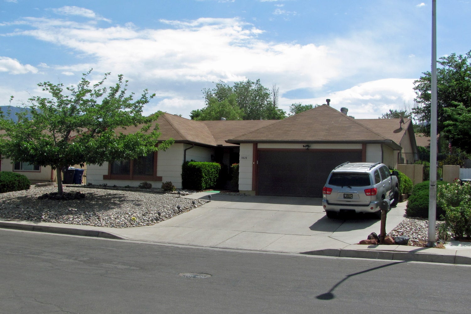 Single story ranch home on the set of Breaking Bad.