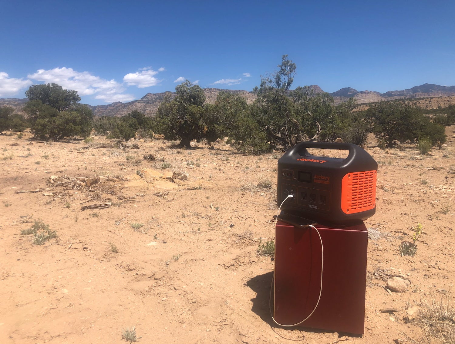 jackery explorer sitting in desert