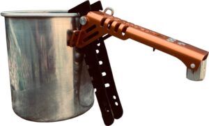 pot holder attached to pot