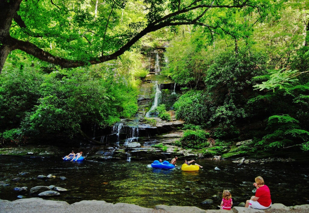 7 Smoky Mountains RV Camping Sites That Won't Break the Bank